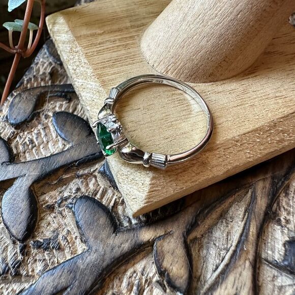 Sterling Silver Emerald Claddagh Ring Sizes 6,7,8 - Picture 6 of 6
